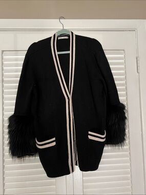 Women’s Alice + Olivia black cardigan
